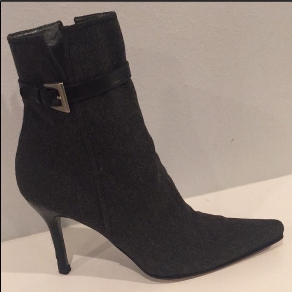 Stuart Weitzman Bootie Gray Pointed Toe Size 8 W - image 1